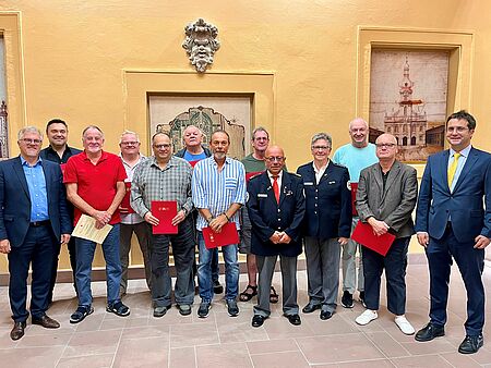 Gruppenbild bei der Ehrung der Blutspender.