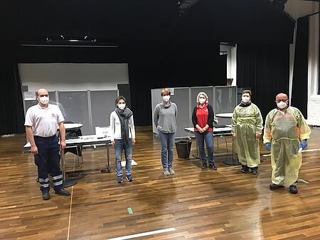 Ehrenamtliche des DRK Ortsverein Rastatt im Corona Testzentrum der Stadt Rastatt.